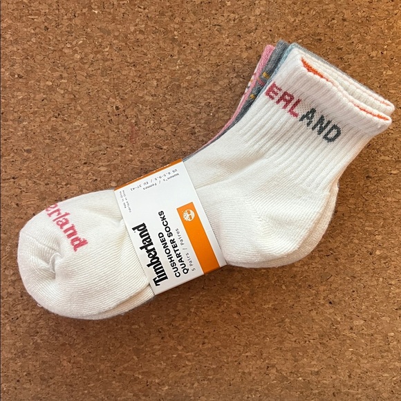 Timberland Accessories - NWT Timberland Multicolor Trim Socks 5 pairs pink blue white